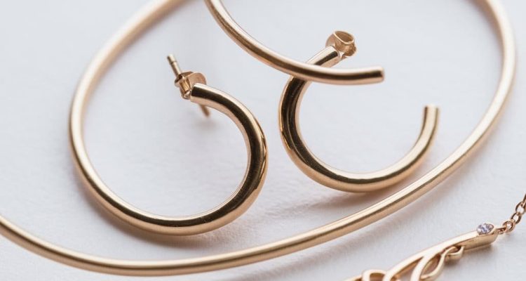 Best Minimalist Jewelry Sets Review With YouTube Guide